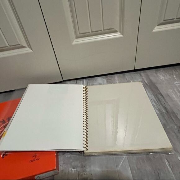 NIB vintage Tommy photo album from Japan, embroidered flowers - Picture 8 of 9